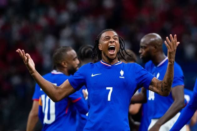 Michael Olise (Frankreich, 07) jubelt ueber das Tor zum 2:0, FRA, Olympische Spiele Paris 2024, Fussball Herren, Frankreich (FRA) vs Vereinigte Staaten von Amerika (USA), 1. Spieltag, Gruppe A, 24.07.2024 FRA, Olympische Spiele Paris 2024, Fussball Herren, Frankreich (FRA) vs Vereinigte Staaten von Amerika (USA), 1. Spieltag, Gruppe A, 24.07.2024 Marseille Copyright: xEibner-Pressefoto Memmlerx EP_MMR