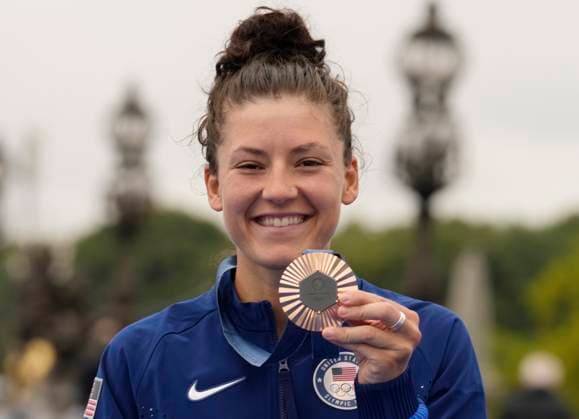 Bronze medalist Chloe Dygert of the U.S. poses with her medal after the Women s Road cycling, Rad, Radsport, Strasse Individual Time trial competition at the Paris 2024 Olympic Games, Olympische Spiele, Olympia, OS in Paris, France, on Saturday, July 27, 2024. Grace Brown of Australia took the gold medal and Anna Henderson of Great Britain won the silver. OLY202407271543 PAULxHANNA