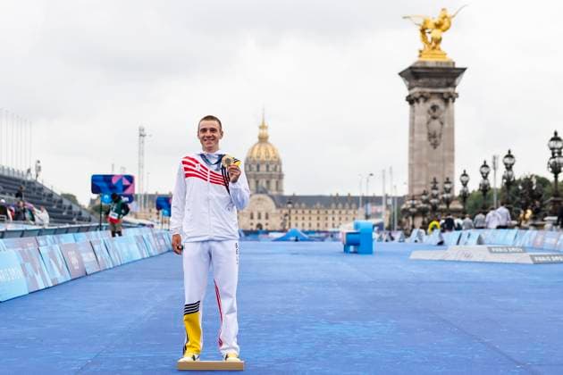 July 27, 2024, Paris, Paris, FRANCE: Gold medalist Remco Evenepoel (BEL) poses on the podium during the Men s Individual Time Trial on day one of the Olympic Games, Olympische Spiele, Olympia, OS Paris 2024 at Pont Alexandre III during the Paris 2024 Olympics Games on july 27, 2024, in Paris, Spain. Paris FRANCE - ZUMAa181 20240727_zaa_a181_374 Copyright: xManuxReinox