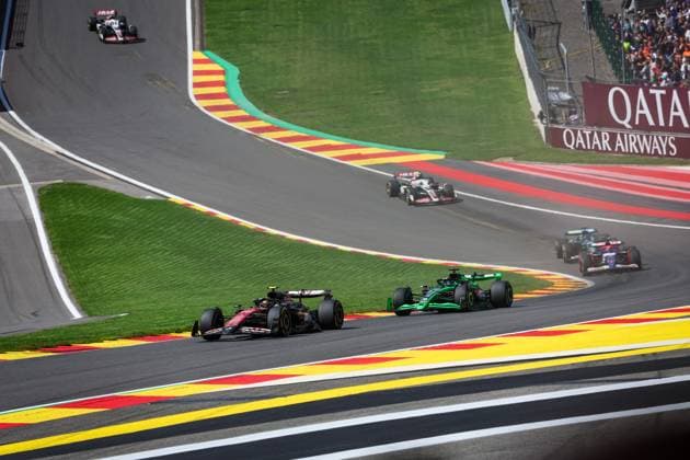 10 GASLY Pierre (fra), Alpine F1 Team A524, 77 BOTTAS Valtteri (fin), Stake F1 Team Kick Sauber C44, action during the Formula 1 Rolex Belgian Grand Prix 2024, 14th round of the 2024 Formula One World Championship, WM, Weltmeisterschaft from July 26 to 28, 2024 on the Circuit de Spa-Francorchamps, in Stavelot, Belgium - F1 - BELGIAN GRAND PRIX 2024 DPPI Panoramic 240728_R14_BELGIO_DP_FG005730