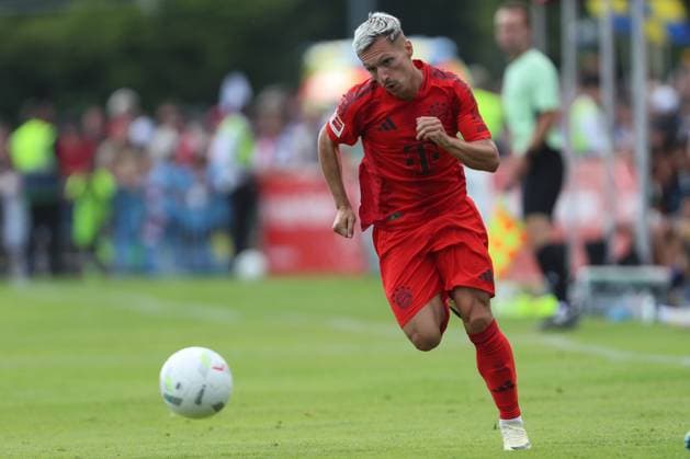 Bryan Zaragoza (FC Bayern München) in Aktion, am Ball, Einzelaktion, Testspiel, 1.FC Düren vs FC Bayern München, Karl-Knipprath-Stadion am 28. July 2024 in Jülich, Deutschland. (Foto von Oliver Kaelke DeFodi Images) Bryan Zaragoza (FC Bayern München) controls the ball, Testspiel, 1.FC Düren vs FC Bayern München, Karl-Knipprath-Stadion on July 28, 2024 in Juelich, Germany. (Photo by Oliver Kaelke DeFodi Images) Defodi-678_2024_07_28_OK_FCDFCB_1206