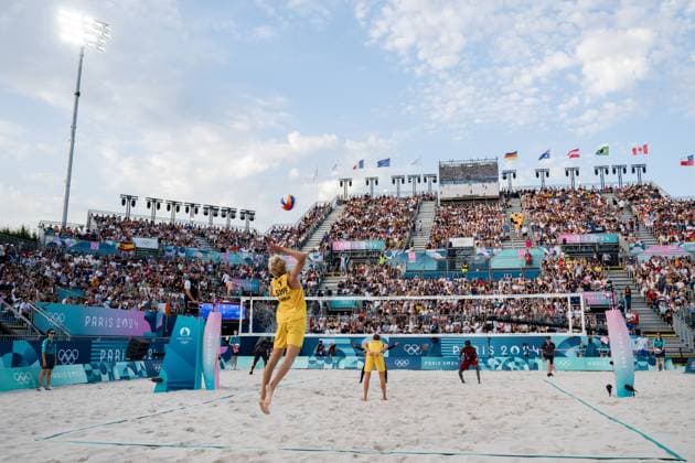 240729 David Ahman and Jonatan Hellvig of Sweden in men s preliminary round Beach volleyball, Beachvolleyball match between Sweden and Qatar during day 3 of the Paris 2024 Olympic Games, Olympische Spiele, Olympia, OS on July 29, 2024 in Paris. Photo: Vegard Grott BILDBYRAN kod VG VG0637 bbeng,olympic games,olympics,os,ol,olympiska spel,olympiske leke Copyright: VEGARDxGRoTT BB240729VG086