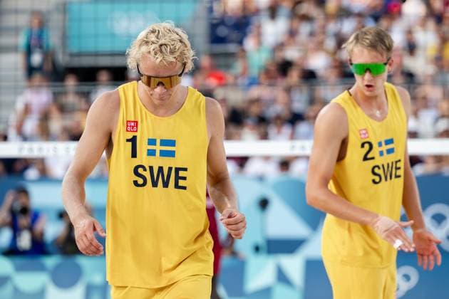 240729 David Ahman and Jonatan Hellvig of Sweden in men s preliminary round Beach volleyball, Beachvolleyball match between Sweden and Qatar during day 3 of the Paris 2024 Olympic Games, Olympische Spiele, Olympia, OS on July 29, 2024 in Paris. Photo: Vegard Grott BILDBYRAN kod VG VG0637 bbeng,olympic games,olympics,os,ol,olympiska spel,olympiske leke Copyright: VEGARDxGRoTT BB240729VG091