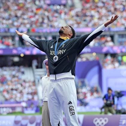 Siegerehrung, Silber für Leo Neugebauer (GER ) Zehnkampf, Athletics, Paris 2024, Olympic Games, Olympische Spiele, Olympia, OS Paris 2024, Olympic Games 2024, 04.08.2024, -