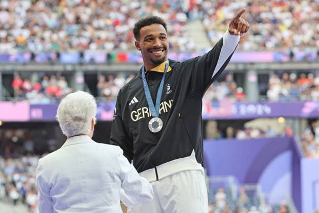 Siegerehrung, Silber für Leo Neugebauer (GER ) Zehnkampf, Athletics, Paris 2024, Olympic Games, Olympische Spiele, Olympia, OS Paris 2024, Olympic Games 2024, 04.08.2024, -