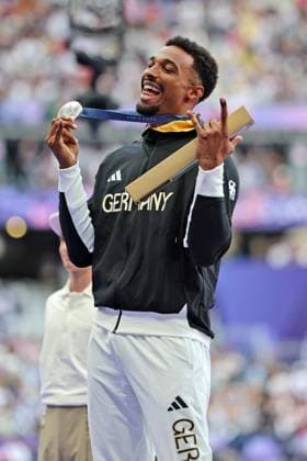 Siegerehrung, Silber für Leo Neugebauer (GER ) Zehnkampf, Athletics, Paris 2024, Olympic Games, Olympische Spiele, Olympia, OS Paris 2024, Olympic Games 2024, 04.08.2024, -