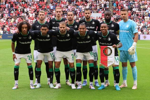2024-08-04 PSV v Feyenoord - Johan Cruijff Schaal EINDHOVEN, NETHERLANDS - AUGUST 4: teamphoto Feyenoord top row: Santiago Gimenez of Feyenoord, Thomas Beelen of Feyenoord, Ramiz Zerrouki of Feyenoord, David Hancko of Feyenoord, Lutsharel Geertruida of Feyenoord, front row: Gjivai Zechiel of Feyenoord, Marcos Lopez of Feyenoord, Bart Nieuwkoop of Feyenoord, Calvin Stengs of Feyenoord, Igor Paixao of Feyenoord, goalkeeper Timon Wellenreuther of Feyenoord during the Johan Cruijff Schaal match between PSV and Feyenoord at Philips Stadion on August 4, 2024 in Eindhoven, Netherlands. (Photo by Peter Lous BSR Agency) Eindhoven Netherlands Content not available for redistribution in The Netherlands directly or indirectly through any third parties. Copyright: xBSRxAgencyx