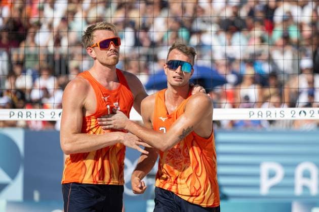 EHLERS Nils, WICKLER Clemens (Deutschland) vs BOERMANS Stefan, de GROOT Yorick (Niederlande), im Bild BOERMANS Stefan, de GROOT Yorick (Niederlande), FRA, Olympische Spiele Paris 2024, Beachvolleyball, Herren Viertelfinale, 06.08.2024 FRA, Olympische Spiele Paris 2024, Beachvolleyball, Herren Viertelfinale, 06.08.2024 Paris Copyright: xEibner-Pressefoto Memmlerx EP_MMR