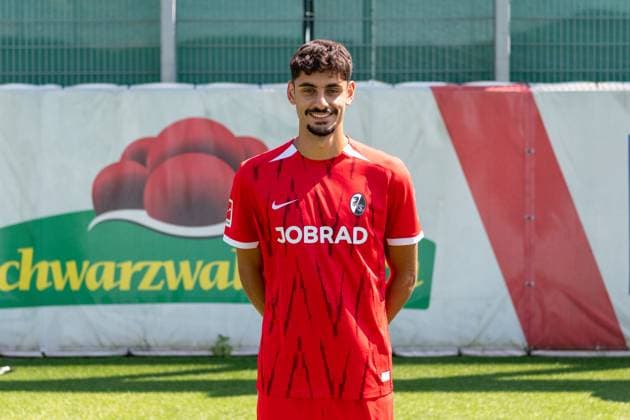 Eren Sami Dinkci; SC Freiburg, 18; GER, SC Freiburg, 1.BL, Portraettermin 2024 2025, 08.08.2024, GER, SC Freiburg, 1.BL, Portraettermin 2024 2025, 08.08.2024 Freiburg Copyright: xEibner-Pressefoto WolfgangxFrankx EP_WFK