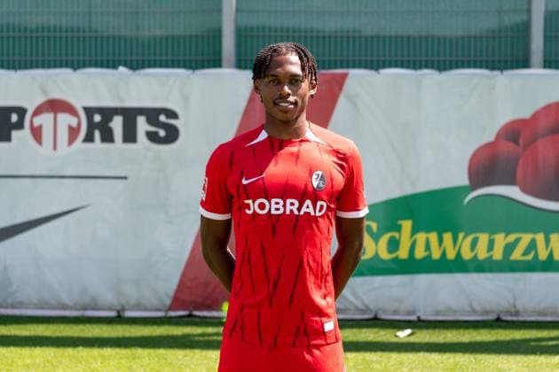 Junior Adamu; SC Freiburg, 20; GER, SC Freiburg, 1.BL, Portraettermin 2024 2025, 08.08.2024, GER, SC Freiburg, 1.BL, Portraettermin 2024 2025, 08.08.2024 Freiburg Copyright: xEibner-Pressefoto WolfgangxFrankx EP_WFK