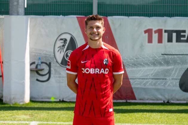 Florent Muslija; SC Freiburg, 23; GER, SC Freiburg, 1.BL, Portraettermin 2024 2025, 08.08.2024, GER, SC Freiburg, 1.BL, Portraettermin 2024 2025, 08.08.2024 Freiburg Copyright: xEibner-Pressefoto WolfgangxFrankx EP_WFK