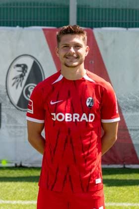 Florent Muslija; SC Freiburg, 23; GER, SC Freiburg, 1.BL, Portraettermin 2024 2025, 08.08.2024, GER, SC Freiburg, 1.BL, Portraettermin 2024 2025, 08.08.2024 Freiburg Copyright: xEibner-Pressefoto WolfgangxFrankx EP_WFK