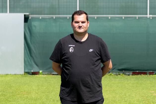 Markus Behrens; SC Freiburg, Physiotherapeut; GER, SC Freiburg, 1.BL, Portraettermin 2024 2025, 08.08.2024, GER, SC Freiburg, 1.BL, Portraettermin 2024 2025, 08.08.2024 Freiburg Copyright: xEibner-Pressefoto WolfgangxFrankx EP_WFK