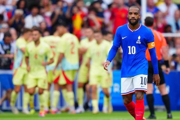 Alexandre Lacazette of France reacts after Alex Baena of Spain scores a free kick to make it 1-3 during the Olympic Men s Football Final, France v Spain Paris 2024 Olympic Games, Olympische Spiele, Olympia, OS Day Fourteen, Paris, France - 09 Aug 2024 EDITORIAL USE ONLY No use with unauthorised audio, video, data, fixture lists (outside the EU), club league logos or live services. Online in-match use limited to 45 images (+15 in extra time). No use to emulate moving images. No use in betting, games or Copyright: xJavierxGarcia Shutterstockx 14622991au