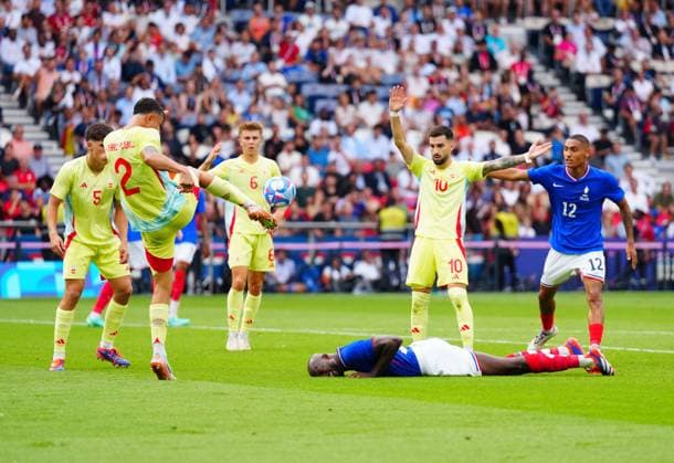 Jean Philippe Mateta of France on the floor after attempting a bicycle kick during the Olympic Men s Football Final, France v Spain Paris 2024 Olympic Games, Olympische Spiele, Olympia, OS Day Fourteen, Paris, France - 09 Aug 2024 EDITORIAL USE ONLY No use with unauthorised audio, video, data, fixture lists (outside the EU), club league logos or live services. Online in-match use limited to 45 images (+15 in extra time). No use to emulate moving images. No use in betting, games or Copyright: xJavierxGarcia Shutterstockx 14622991bh