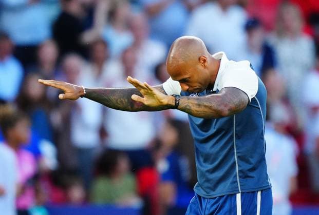 France Head Coach Thierry Henry apologises to the French fans after losing the game at full time during the Olympic Men s Football Final, France v Spain Paris 2024 Olympic Games, Olympische Spiele, Olympia, OS Day Fourteen, Paris, France - 09 Aug 2024 EDITORIAL USE ONLY No use with unauthorised audio, video, data, fixture lists (outside the EU), club league logos or live services. Online in-match use limited to 45 images (+15 in extra time). No use to emulate moving images. No use in betting, games or Copyright: xJavierxGarcia Shutterstockx 14622991eb