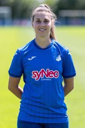 Isabella Hartig (TSG, 13), Einzelbild, Einzelfoto, Aktion, Action, Porträt, Portrait, 29.07.2024, St.Leon-Rot (Deutschland), Fussball, Frauen, TSG 1899 Hoffenheim Porträttermin 2024 25