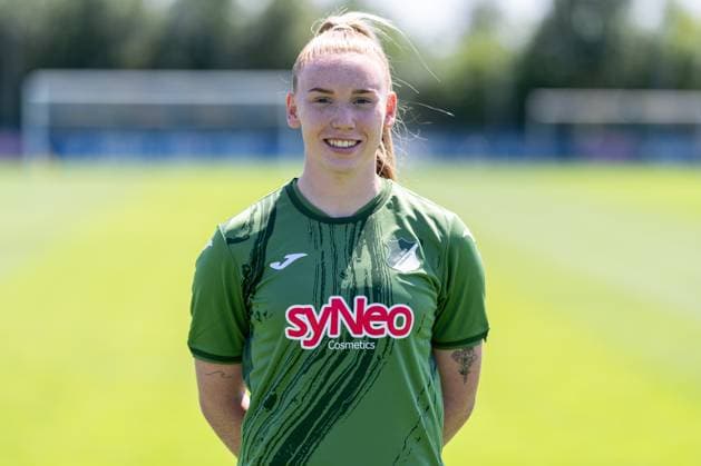 Laura Johanna Dick (Torwart, Torhüterin, TSG, 21), Einzelbild, Einzelfoto, Aktion, Action, Porträt, Portrait, 29.07.2024, St.Leon-Rot (Deutschland), Fussball, Frauen, TSG 1899 Hoffenheim Porträttermin 2024 25