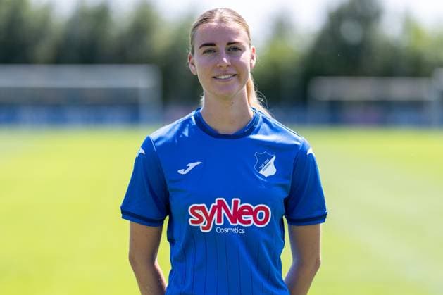 Lisa Doorn (TSG, 14), Einzelbild, Einzelfoto, Aktion, Action, Porträt, Portrait, 29.07.2024, St.Leon-Rot (Deutschland), Fussball, Frauen, TSG 1899 Hoffenheim Porträttermin 2024 25