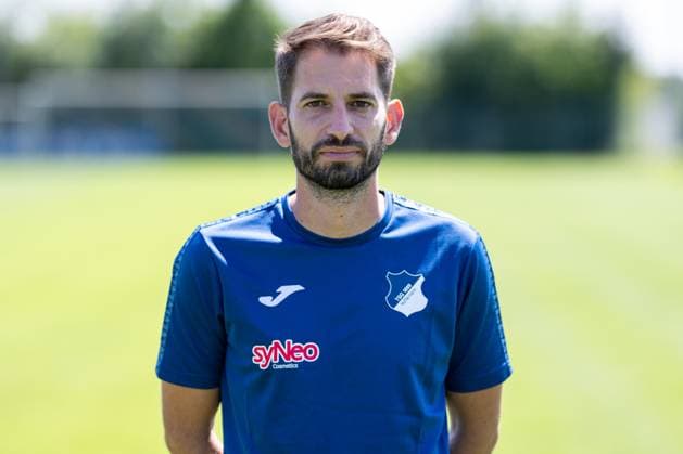 Theodoros Dedes (Trainer, Cheftrainer, TSG), Einzelbild, Einzelfoto, Aktion, Action, Porträt, Portrait, 29.07.2024, St.Leon-Rot (Deutschland), Fussball, Frauen, TSG 1899 Hoffenheim Porträttermin 2024 25