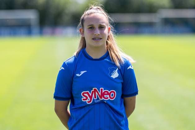 Napsugar Sinka (TSG, 8), Einzelbild, Einzelfoto, Aktion, Action, Porträt, Portrait, 29.07.2024, St.Leon-Rot (Deutschland), Fussball, Frauen, TSG 1899 Hoffenheim Porträttermin 2024 25