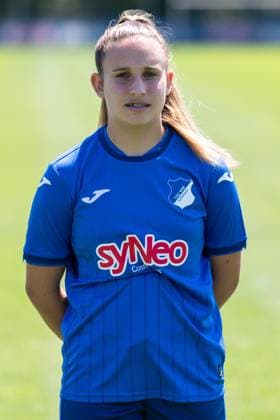 Napsugar Sinka (TSG, 8), Einzelbild, Einzelfoto, Aktion, Action, Porträt, Portrait, 29.07.2024, St.Leon-Rot (Deutschland), Fussball, Frauen, TSG 1899 Hoffenheim Porträttermin 2024 25