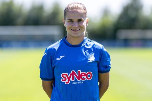 Dominika Ewa Grabowska (TSG, 16), Einzelbild, Einzelfoto, Aktion, Action, Porträt, Portrait, 29.07.2024, St.Leon-Rot (Deutschland), Fussball, Frauen, TSG 1899 Hoffenheim Porträttermin 2024 25