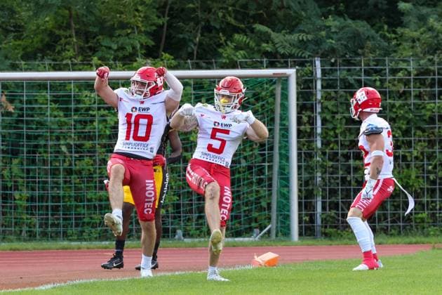 nach ihren Touchdown, Brendan Beaulieu (Potsdam Royals, 10), Thomas Jenkins (Potsdam Royals, 05)Berlin Adler vs Potsdam Royals, American Football, GFL, 2024, Saison, 10.08.2024, Berlin Berlin Land Copyright: xFootxBowl ThomasxSobotzkix