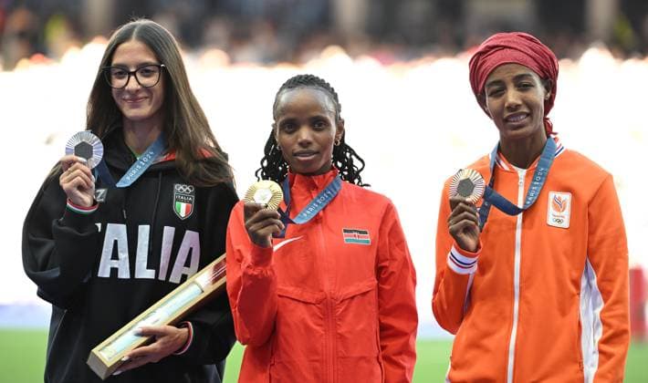 10th August 2024; Paris Olympic Games, Olympische Spiele, Olympia, OS Stade de France, Paris, France, Day 15; Athletics, Womens 10,000m medal ceremony, CHEBET Beatrice of Kenya, gold, BATTOCLETTI Nadia of Italy, Silver and KIPKEMBOI Margaret Chelimo of Kenya bronze medal ActionPlus12680442 SimonxWest