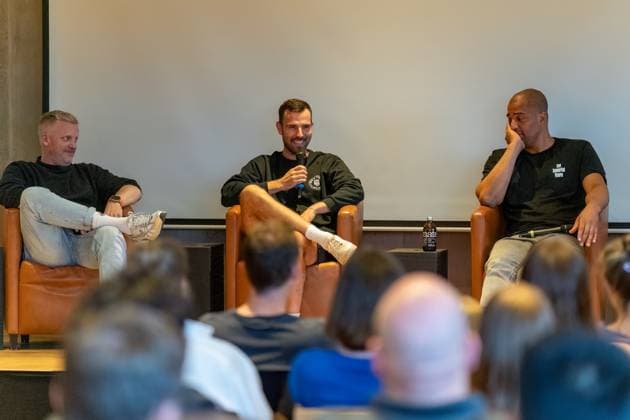 Diskussion bei der Premiere der Towers Dokumentation, v.L. Ingo Bloecker (Johnny.Visual Content, Geschaeftsfuehrer), Benka Barloschky (Veolia Towers Hamburg, Trainer), Marvin Willoughby (Veolia Towers Hamburg, Geschaeftsfuehrer), GER, Veolia Hamburg Towers Watchparty, Dokumentation Premiere 30.08.2024 GER, Veolia Hamburg Towers Watchparty, Dokumentation Premiere 30.08.2024 Hamburg Copyright: xEibner-Pressefoto MaxxVincenx EP_MVN