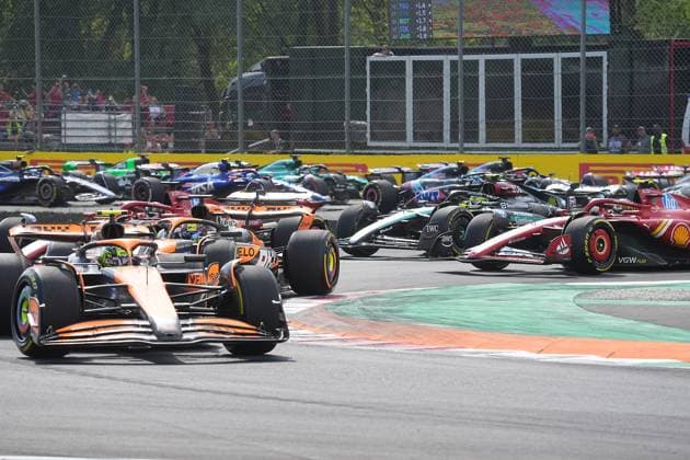 FORMULA 1 PIRELLI GRAN PREMIO D ITALIA 2024 01.09.2024, Autodromo Nazionale di Monza, Monza, FORMULA 1 PIRELLI GRAN PREMIO D ITALIA 2024 ,im Bild Rennstart:, Oscar Piastri (AUS), McLaren F1 Team, Charles Leclerc (MCO), Scuderia Ferrari HP, Lando Norris (GBR), George Russell (GBR), Mercedes-AMG Petronas Formula One Team, Fernando Alonso (ESP), Aston Martin Aramco Cognizant Formula One Team, Lewis Hamilton (GBR), Max Verstappen (NLD), Oracle Red Bull Racing, Sergio Perez (MEX)