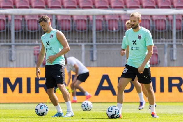 03.09.2024, Woerthersee Stadion, Klagenfurt, AUT, UEFA Nations League, Österreich, Trainingseinheit des ÖFB Nationalteams vor dem Spiel der UEFA Nations League gegen Slowenien, im Bild v.l. Christoph Baumgartner, Konrad Laimer left to right: Christoph Baumgartner of Austria Konrad Laimer of Austria during a trainings session of the Autrian national team, Nationalteam prior to the UEFA Nations League match against Slovenia at the Woerthersee Stadion in Klagenfurt, Austria on 2024 09 03. Expa Klagenfurt