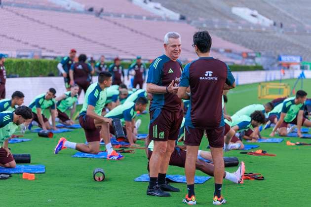 September 6, 2024, Pasadena, California, USA: Javier Aguirre, head coach of the national team, Nationalteam of Mexico during their practice prior to their MexTour international match, Länderspiel, Nationalmannschaft against New Zealand on Friday September 6, 2024 at the Rose Bowl Stadium in Los Angeles, California. JAVIER ROJAS PI Pasadena USA - ZUMAp124 20240906_zaa_p124_060 Copyright: xJavierxRojasx