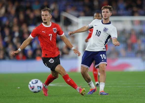 James McAtee of England U21, U 21 s and Angelo Gattermayer of Austria u21 s England U21 v Austria U21, International Friendly, Länderspiel, Nationalmannschaft Football, Kenilworth Road, Luton, UK, 09 Sep 2024 EDITORIAL USE ONLY No use with unauthorised audio, video, data, fixture lists, club league logos or live services. Online in-match use limited to 120 images, no video emulation. No use in betting, games or single club league player publications. Copyright: xMichaelxZemanek Shutterstockx 14706562bv