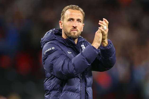 Harry Kane of England applauds the fans at full-time England v Finland, UEFA Nations League, League B, Group 2, Football, Wembley Stadium, London, UK, 10 Sep 2024 EDITORIAL USE ONLY No use with unauthorised audio, video, data, fixture lists, club league logos or live services. Online in-match use limited to 120 images, no video emulation. No use in betting, games or single club league player publications. Copyright: xKieranxMcManus Shutterstockx 14706825eg