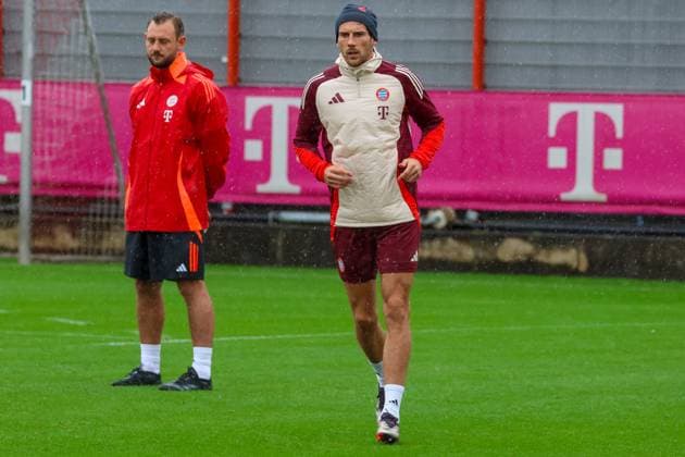 Leon Goretzka (FC Bayern Muenchen, 08) beim Training im Regen, Abschlusstraining, FC Bayern Muenchen, Fussball, UEFA Champions League, 1. Spieltag, Saison 24 25, 16.09.2024, Abschlusstraining, FC Bayern Muenchen, Fussball, UEFA Champions League, 1. Spieltag, Saison 24 25, 16.09.2024 Muenchen Copyright: xEibner-Pressefoto JennixMaulx EP_JML