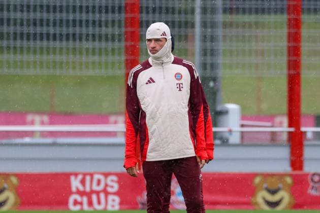 Thomas Mueller (FC Bayern Muenchen, 25) beim Training im Regen, Abschlusstraining, FC Bayern Muenchen, Fussball, UEFA Champions League, 1. Spieltag, Saison 24 25, 16.09.2024, Abschlusstraining, FC Bayern Muenchen, Fussball, UEFA Champions League, 1. Spieltag, Saison 24 25, 16.09.2024 Muenchen Copyright: xEibner-Pressefoto JennixMaulx EP_JML