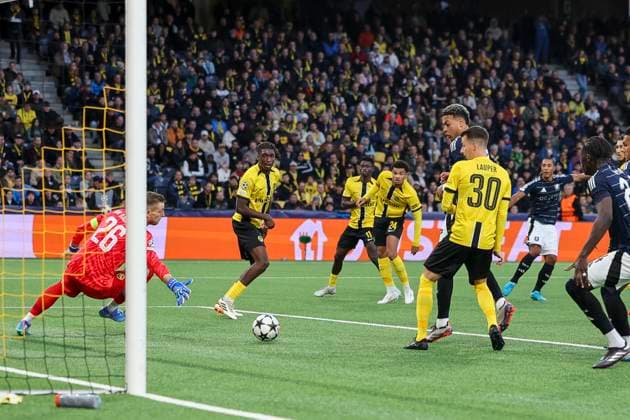 0:1 Tor für Aston Villa durch Youri Tielemans (Aston Villa, 08) , Fussball, UEFA Champions League, 1. Spieltag, 2024 2025, Young Boys Bern vs. Aston Villa, 17.09.2024, Stadion Wankdorf, Bern, Schweiz Bern Stadion Wankdorf Bern Schweiz Copyright: xGrantxHubbsx
