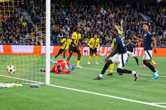 0:1 Tor für Aston Villa durch Youri Tielemans (Aston Villa, 08) , Fussball, UEFA Champions League, 1. Spieltag, 2024 2025, Young Boys Bern vs. Aston Villa, 17.09.2024, Stadion Wankdorf, Bern, Schweiz Bern Stadion Wankdorf Bern Schweiz Copyright: xGrantxHubbsx