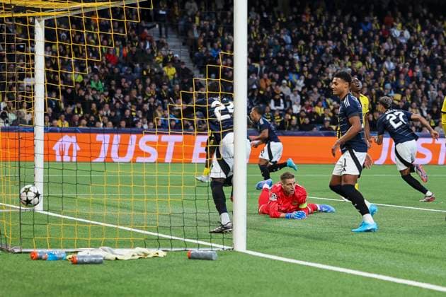 0:1 Tor für Aston Villa durch Youri Tielemans (Aston Villa, 08) , Fussball, UEFA Champions League, 1. Spieltag, 2024 2025, Young Boys Bern vs. Aston Villa, 17.09.2024, Stadion Wankdorf, Bern, Schweiz Bern Stadion Wankdorf Bern Schweiz Copyright: xGrantxHubbsx