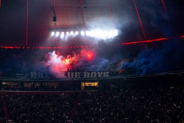Ultras Fans der Gruppe Bad Blue Boys zuenden Pyrotechnik im Gaesteblock, GER, FC Bayern Muenchen vs. GNK Dinamo Zagreb, Fussball, Champions League, 1. Spieltag, Spielzeit 2024 2025, 17.09.2024 GER, FC Bayern Muenchen vs. GNK Dinamo Zagreb, Fussball, Champions League, 1. Spieltag, Spielzeit 2024 2025, 17.09.2024 Muenchen Copyright: xEibner-Pressefoto Memmlerx EP_MMR