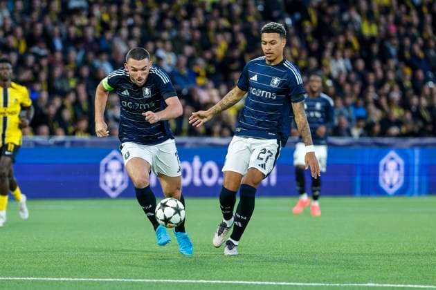 John McGinn (Aston Villa, 07) und Morgan Rogers (Aston Villa, 27) , Fussball, UEFA Champions League, 1. Spieltag, 2024 2025, Young Boys Bern vs. Aston Villa, 17.09.2024, Stadion Wankdorf, Bern, Schweiz Bern Stadion Wankdorf Bern Schweiz Copyright: xGrantxHubbsx