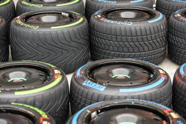 Pirelli rain, pluie, wet tyres, pneus, tyre, pneu, during the Formula 1 Singapore Grand Prix 2024, 18th round of the 2024 Formula One World Championship, WM, Weltmeisterschaft from September 20 to 22, 2024 on the Marina Bay Circuit, in Singapore, Singapore - F1 - SINGAPORE GRAND PRIX 2024 DPPI Panoramic 240919_R18_SINGAPORE_DP_XB3_7339