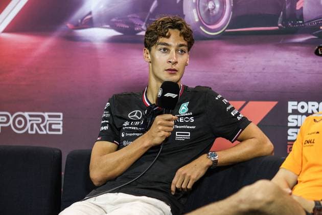 RUSSELL George (gbr), Mercedes AMG F1 Team W15, portrait press conference, PK, Pressekonferenz during the Formula 1 Singapore Grand Prix 2024, 18th round of the 2024 Formula One World Championship, WM, Weltmeisterschaft from September 20 to 22, 2024 on the Marina Bay Circuit, in Singapore, Singapore - F1 - SINGAPORE GRAND PRIX 2024 DPPI Panoramic 240919_R18_SINGAPORE_DP_XB3_8324_1