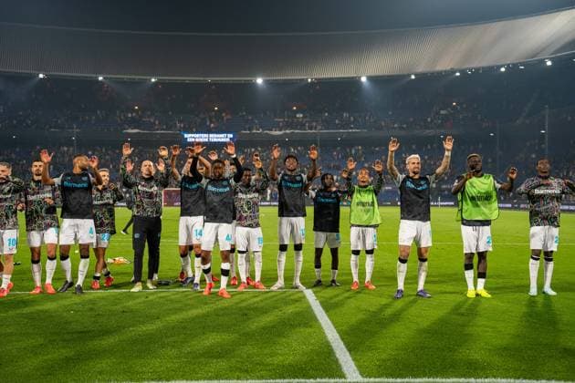 Die Mannschaft bedankt sich bei ihren Fans Feyenoord Rotterdam vs. Bayer Leverkusen, Fussball, Champions League, 1. Spieltag, Saison 2024 2025, 19.09.2024 Feyenoord Rotterdam vs. Bayer Leverkusen, Fussball, Champions League, 1. Spieltag, Saison 2024 2025, 19.09.2024 Rotterdam Copyright: xEibner-Pressefoto JustinxDerondex EP_JDU