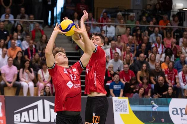 v.li. Aurel Sprenger (TV Rottenburg, 17), Maik Traumann (TV Rottenburg, 06) GER, TV Rottenburg vs TSV Grafing, Volleyball, Herren, 2. Bundesliga, Saison 24 25, 21.09.2024, GER, TV Rottenburg vs TSV Grafing, Volleyball, Herren, 2. Bundesliga, Saison 24 25, 21.09.2024 Rottenburg Copyright: xEibner-Pressefoto WolfgangxFrankx EP_WFK