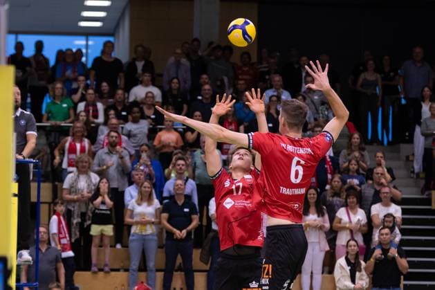 v.li. Aurel Sprenger (TV Rottenburg, 17), Maik Traumann (TV Rottenburg, 06) GER, TV Rottenburg vs TSV Grafing, Volleyball, Herren, 2. Bundesliga, Saison 24 25, 21.09.2024, GER, TV Rottenburg vs TSV Grafing, Volleyball, Herren, 2. Bundesliga, Saison 24 25, 21.09.2024 Rottenburg Copyright: xEibner-Pressefoto WolfgangxFrankx EP_WFK