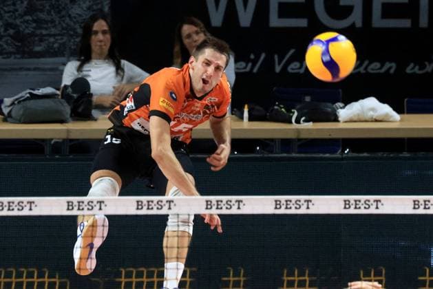 DEU, DVV, 1.VBL, BR Volleys vs. Helios Grizzlys Giesen, 21.09.2024, Max-Schmeling-Halle, Berlin, DEU, DVV, 1.VBL, BR Volleys vs. Helios Grizzlys Giesen, im Bild Moritz Reichert (BR Volleys 15) Foto: Juergen Engler nordphoto GmbH