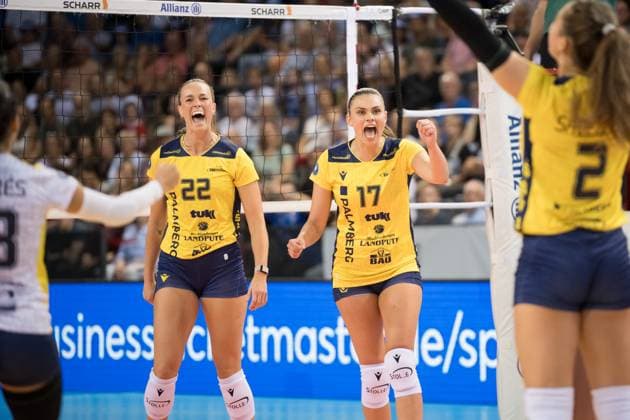 Jaelyn Rose Keene (SSC Palmberg Schwerin, 22) und Vedrana Jaksetic (SSC Palmberg Schwerin, 17), re. - Jubel GER, Allianz MTV Stuttgart vs. SSC Palmberg Schwerin, Sparda-Bank Supercup 2024, VBL, Spielzeit 2024 2025, 22.09.2024 GER, Allianz MTV Stuttgart vs. SSC Palmberg Schwerin, Sparda-Bank Supercup 2024, VBL, Spielzeit 2024 2025, 22.09.2024 Stuttgart Copyright: xSandyxDinkelackerx EP_SDR
