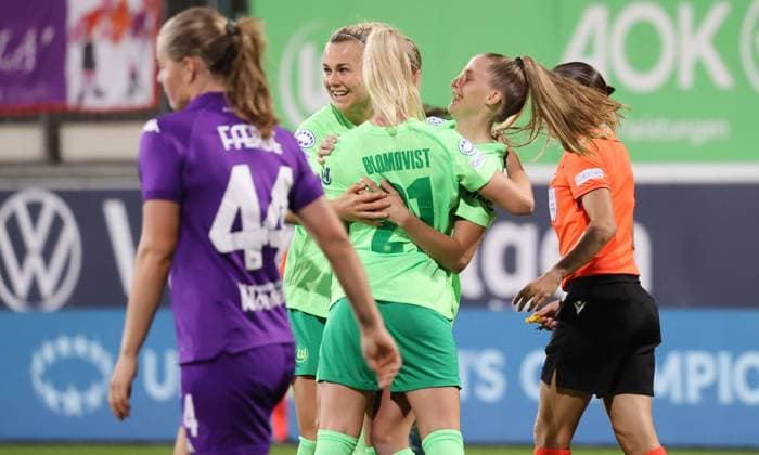 Frauen UWCL: VfL Wolfsburg vs AC Florenz Wolfsburg, 25.09.2024, Fußball, Frauen, Saison 24 25, Women s Champions League, Qualifikation, 2. Runde, Rückspiel, VfL Wolfsburg vs ACF Fiorentina, Bild zeigt: Jubel über das Tor zum 3:0 für den VfL durch Vivien Endemann (VfL, 25) Wolfsburg